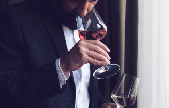 La dégustation du vin: attaque, milieu et finale